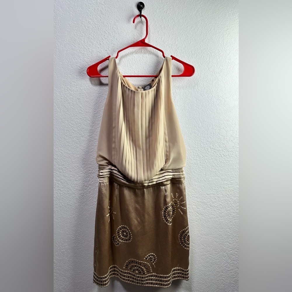 Vince Camuto Beige/Gold Embroidered Sleeveless Dress 10